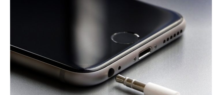 Без наушников нет звука на iPhone — что