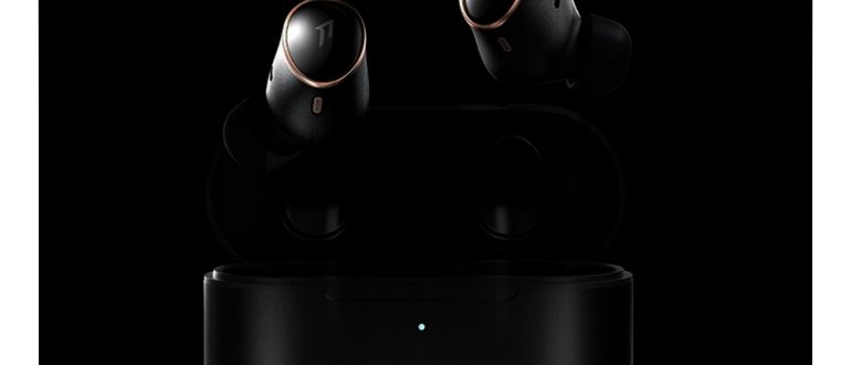 AKG