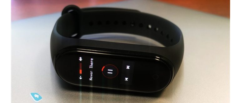 Xiaomi Mi Smart Band 4: первый взгляд и ответы на